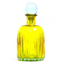 بطری شیشه ای استوانه شیاردار در حبابی کوچک زرد