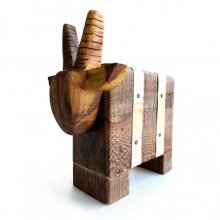 مجسمه چوبی دست ساز بزغاله